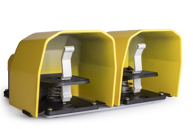 PDK Serisi Metal Korumalı (1NO+1NC)+2*(1NO+1NC) Taşıma Kol Delikli İki Kademeli Çiftli Sarı Plastik Pedal